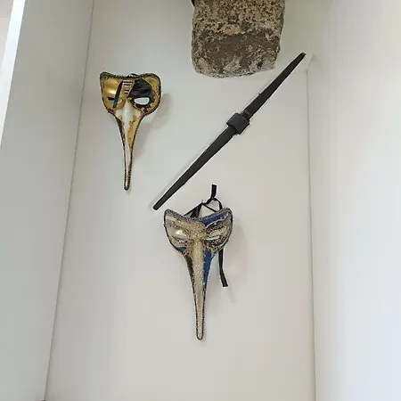 Le Maschere Di Palazzo Rosso. * Genua