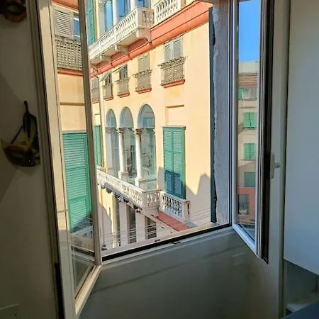 Le Maschere Di Palazzo Rosso. Apartment Genua